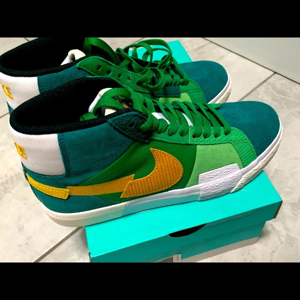Brand New Nike Women’s 10 Nike Zoom Blazer Mid